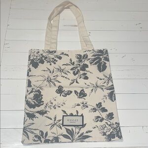 NWOT Gucci Floral Canvas Tote Bag